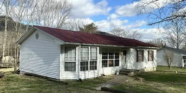 804 Castleview Circle