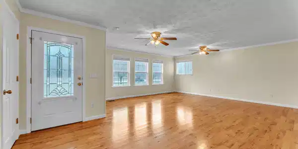 Image 2: 2