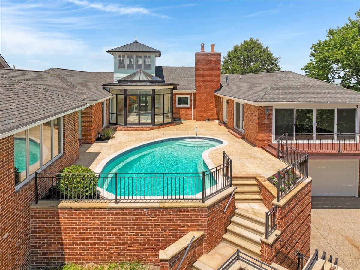 Image 3: 63-Pinnacle Tour - 312 N Crest - 63