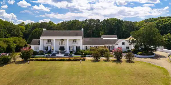 Image 3: Welcome to the Bell Mill Estate!