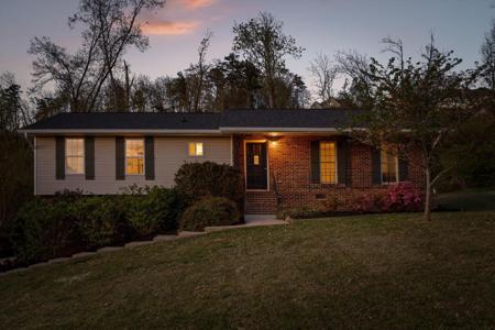 2924 Old Britain Circle