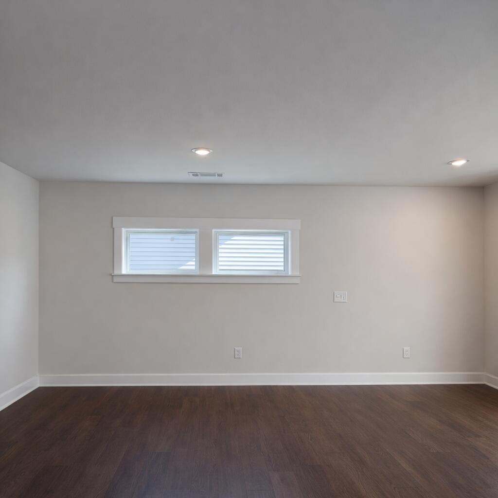 Image 3: DINING AREA