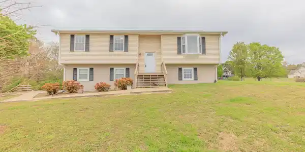 1306 Mcintire Road