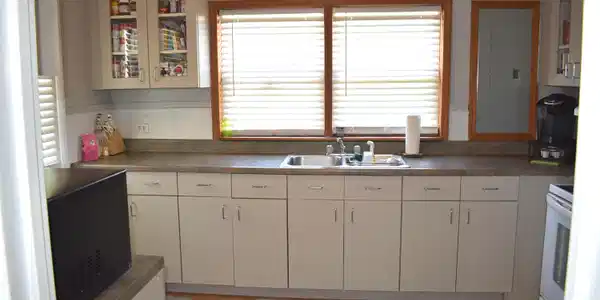Image 3: kitchen1