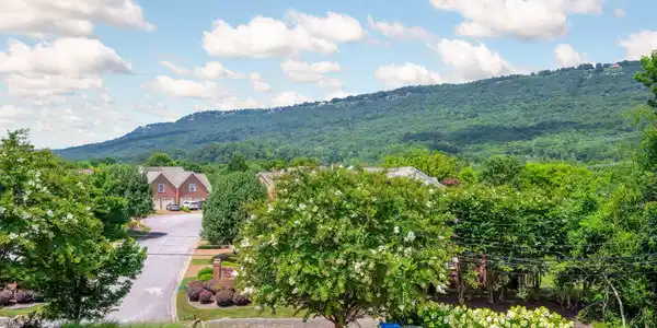 643 W View Road