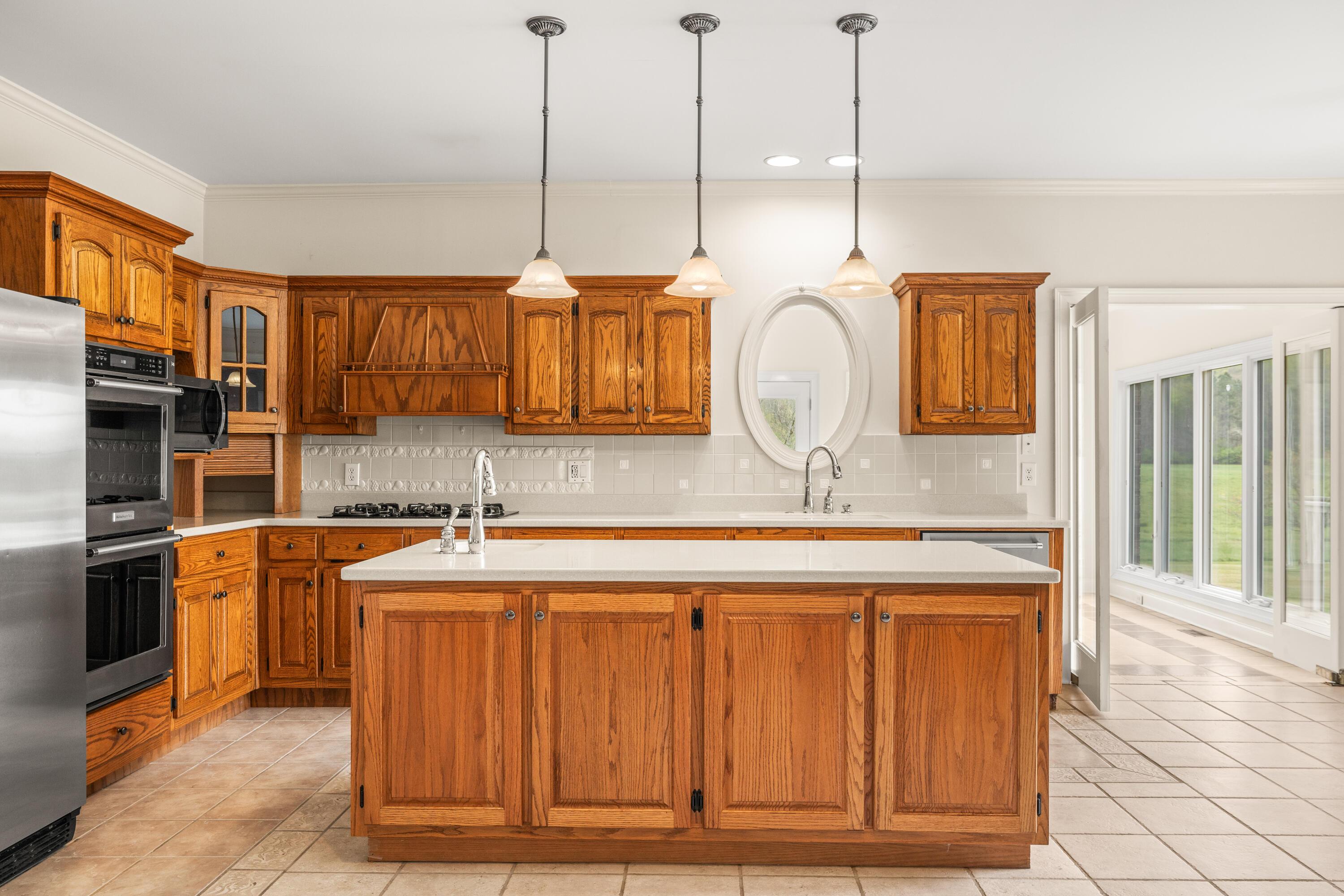 Image 2: Kitchen
