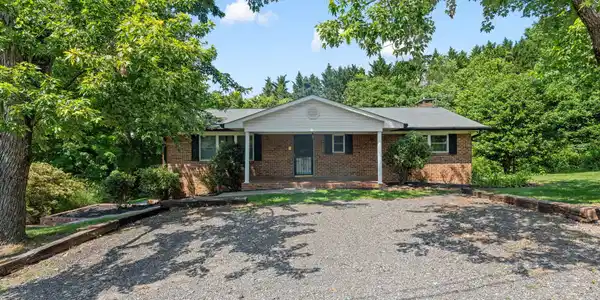 1928 NW Cherokee Trail
