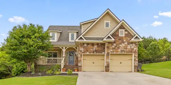 215 Vineyard Boulevard