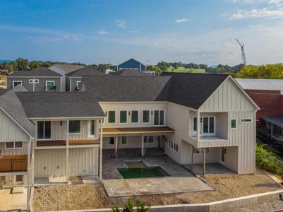 998 Montague Place