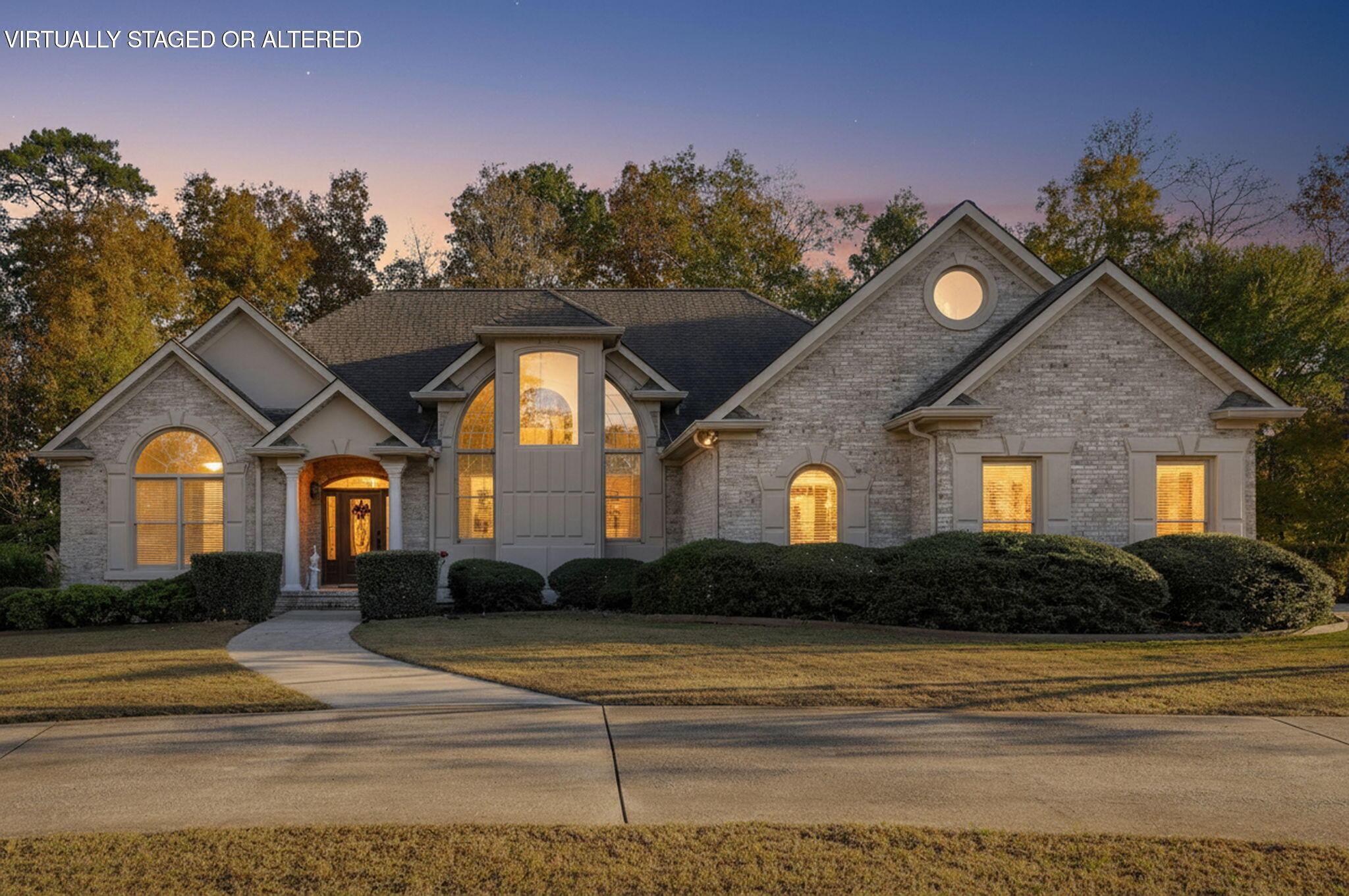 Image 3: 1-web-or-mls-DSC_3395