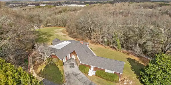 7322 Noah Reid Road