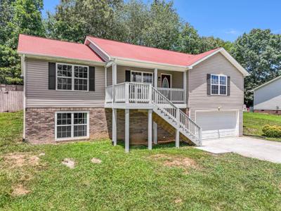 295 Farmway Drive SE