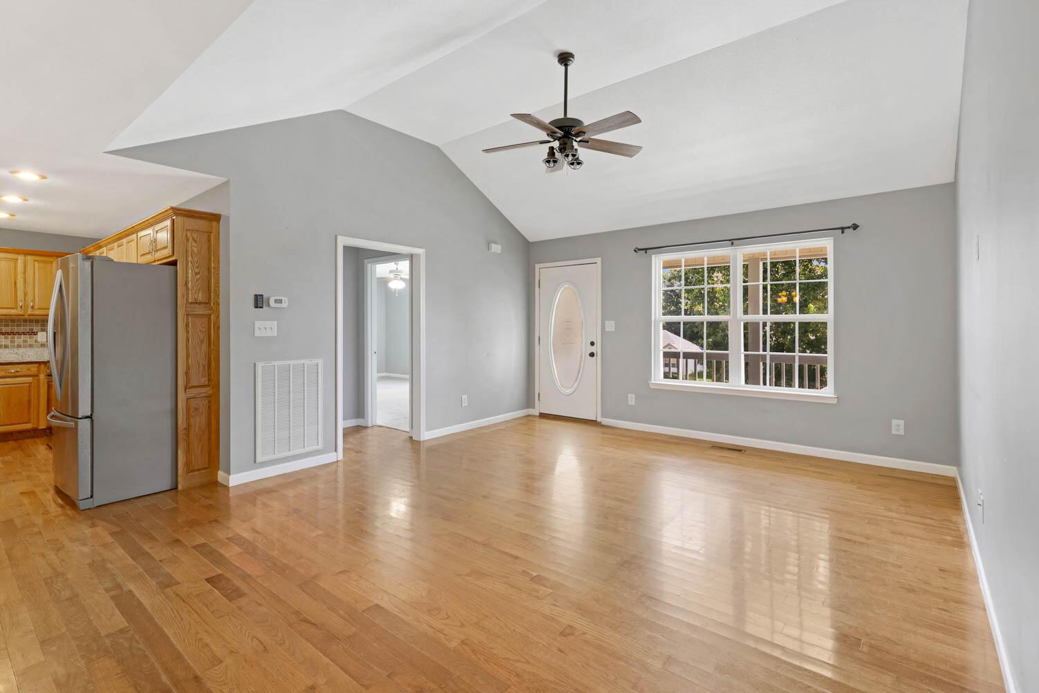 Image 3: 04-295 Farmway - Pinnacle Tour - 04