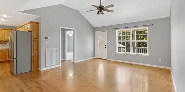 Image 3: 04-295 Farmway - Pinnacle Tour - 04