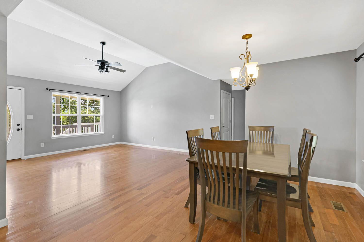 Image 4: 05-295 Farmway - Pinnacle Tour - 05
