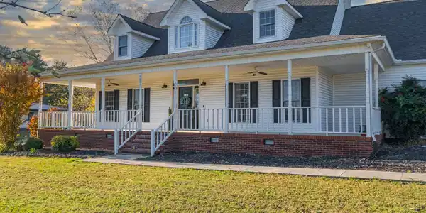 1603 Shangri La Lane