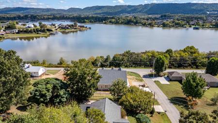 8211 Snow Hill Road