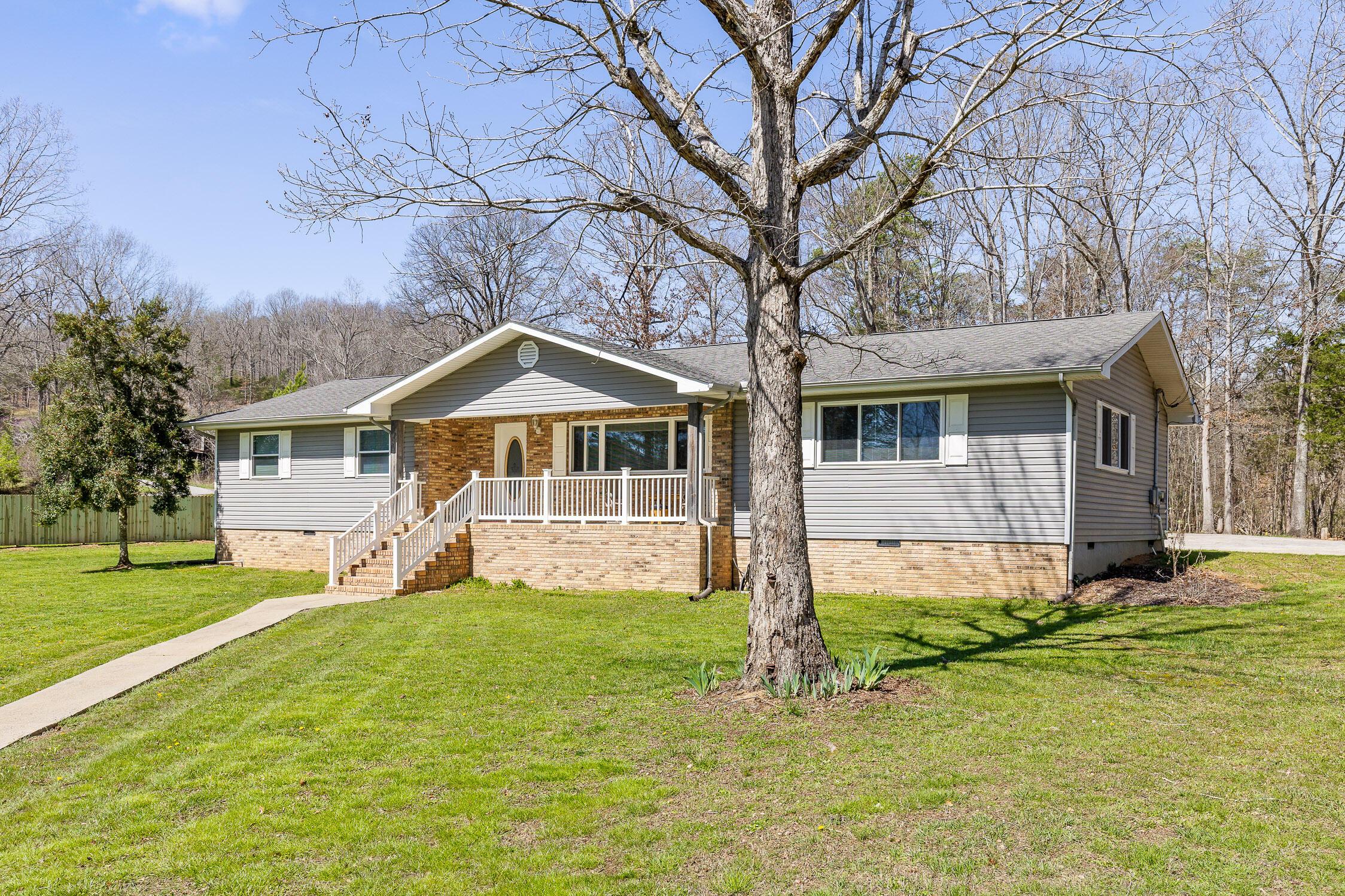 Image 2: 38-Daniels-37