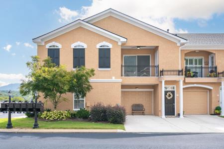 905 Renaissance Court