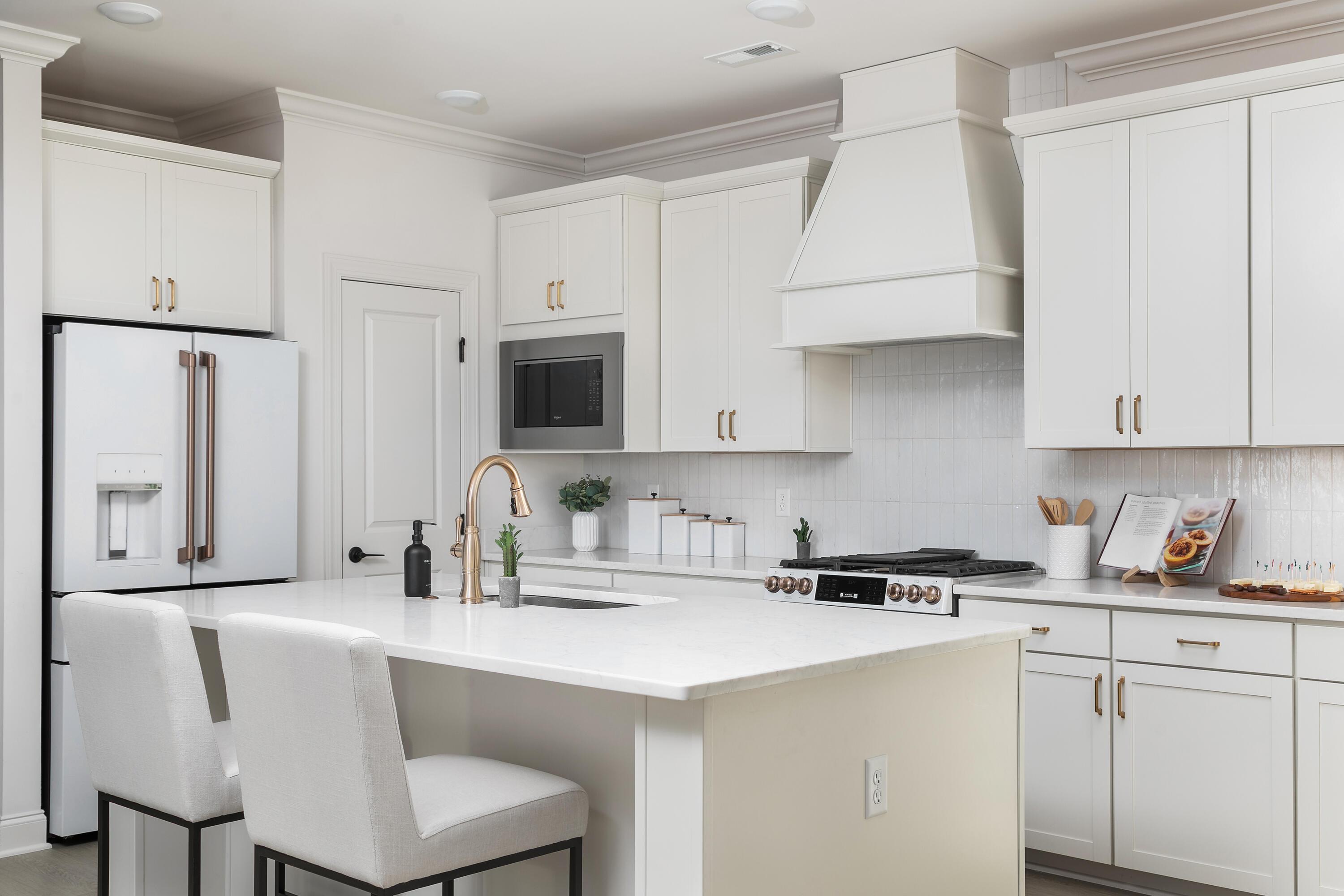 Image 3: Kitchen