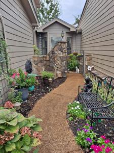 5921 Rainbow Springs Drive