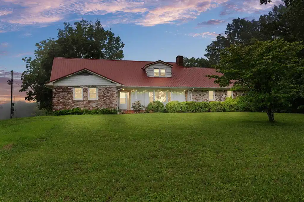 Image 1: 1-web-or-mls-517 Possom Trot-Tori Rogers