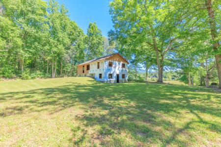 1004 Crow Gap Road
