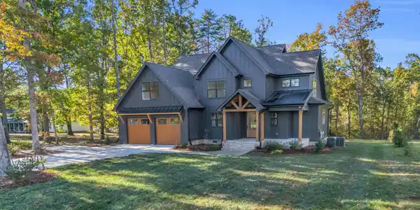 2740 Mowbray Pike