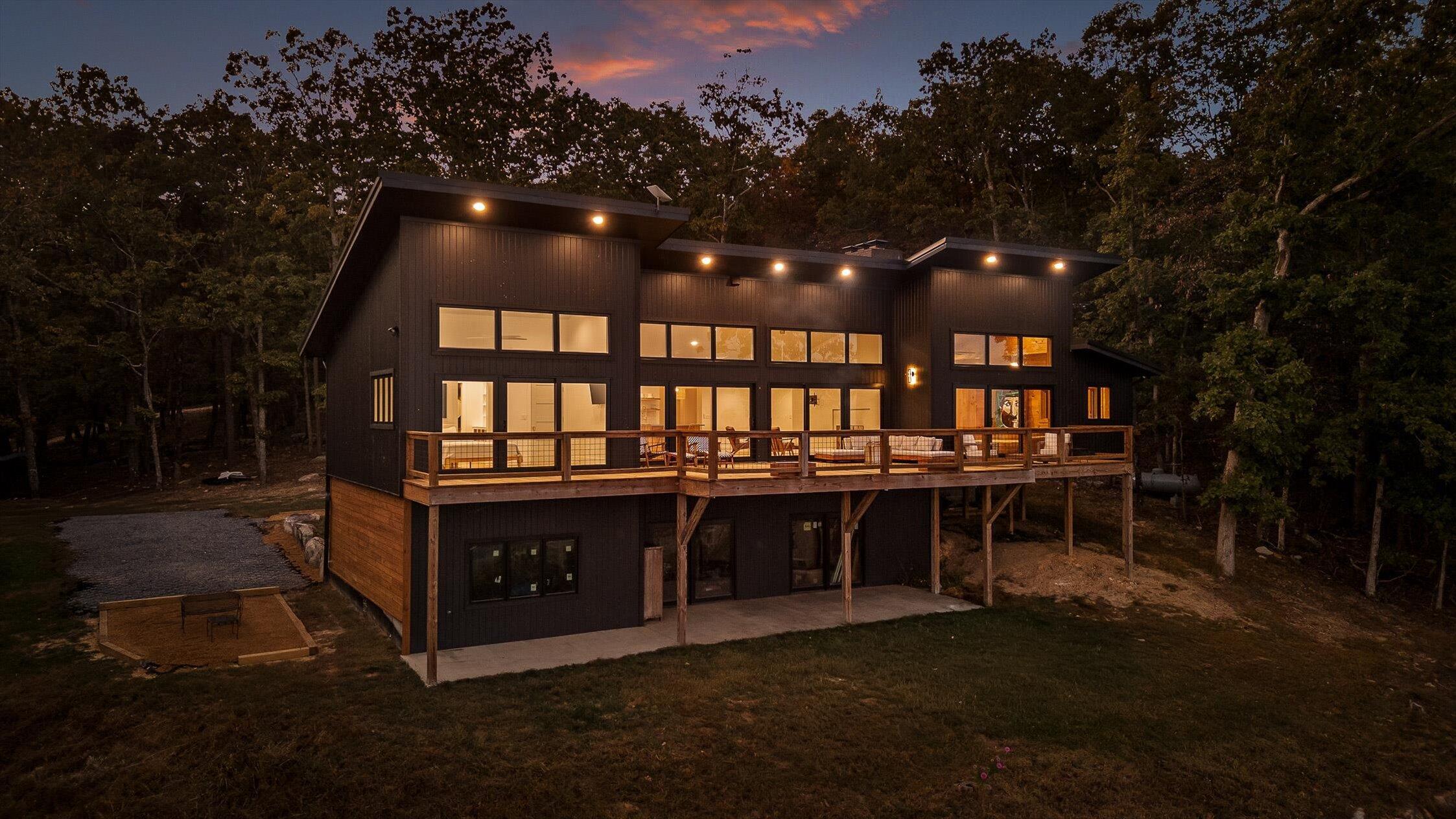 Image 1: 895 Hidden Brow Rd