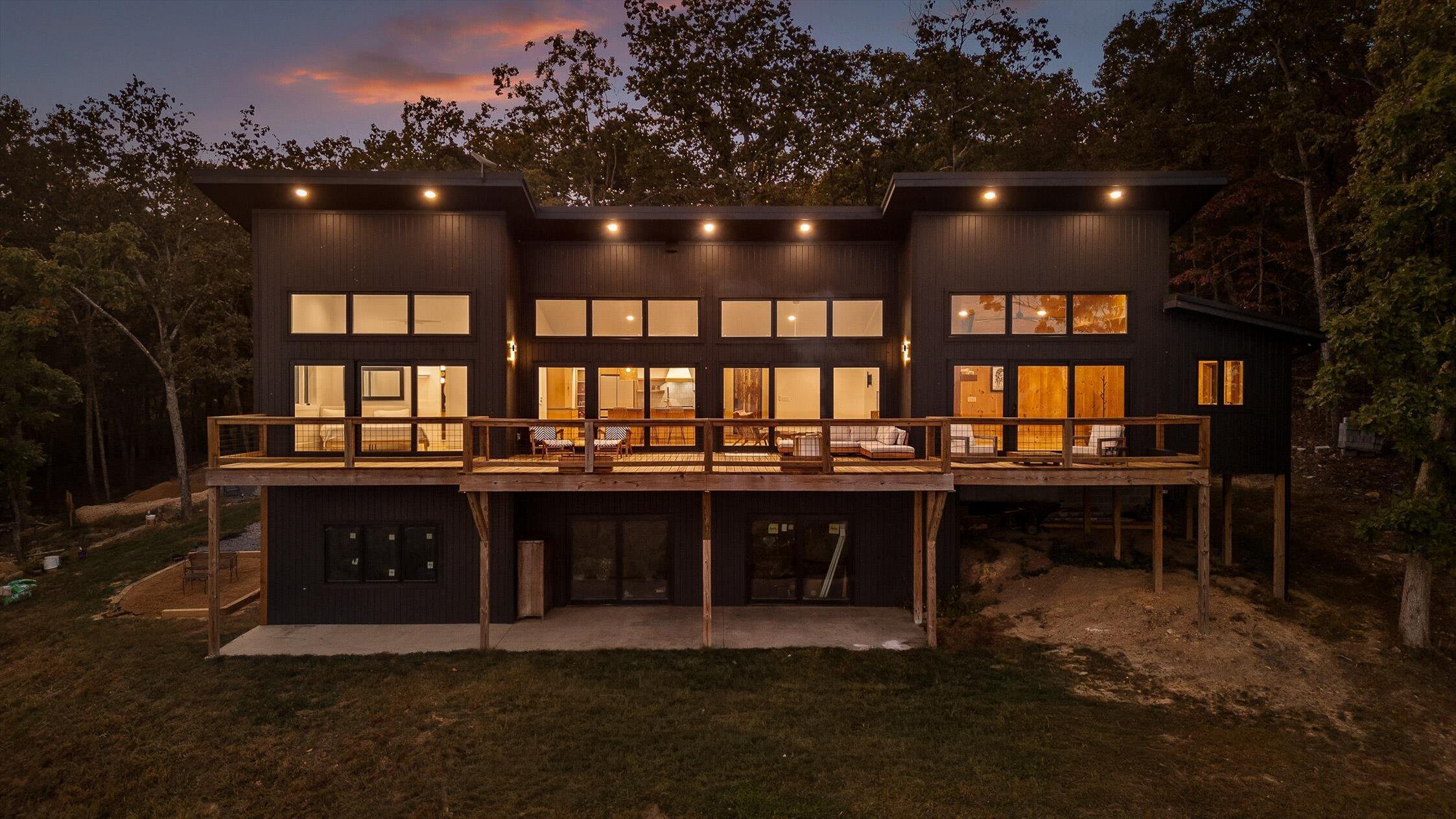 Image 3: 895 Hidden Brow Rd