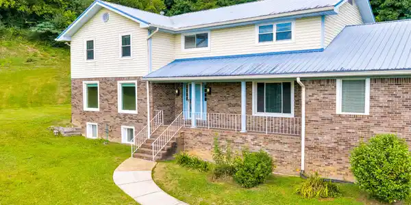910 Mockingbird Drive