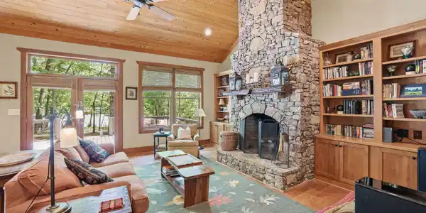 Image 2: 21-web-or-mls-479-lake-loop