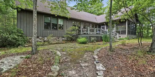 Image 3: 13-web-or-mls-479-lake-loop