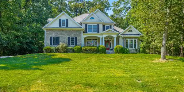 Image 2: 1122 Mountain Terrace Drive HD-39