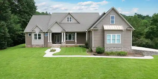 332 Harris Road SE