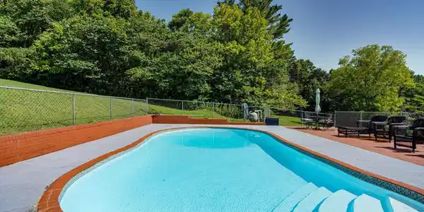 Image 4: 42-60 Shamrock Dr-42