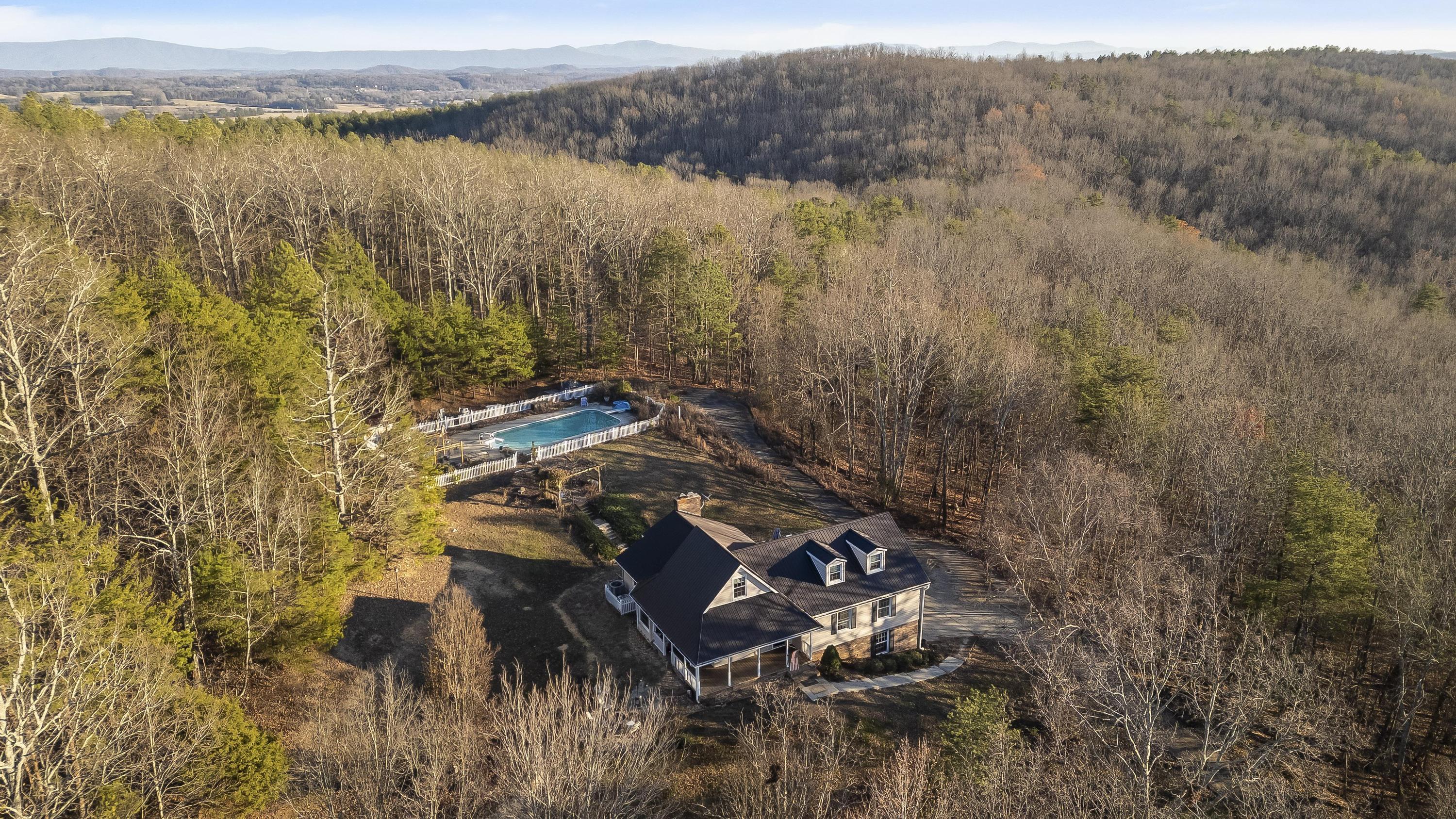 Image 2: 2025_12_December_345_Potter_Place_Rd_000