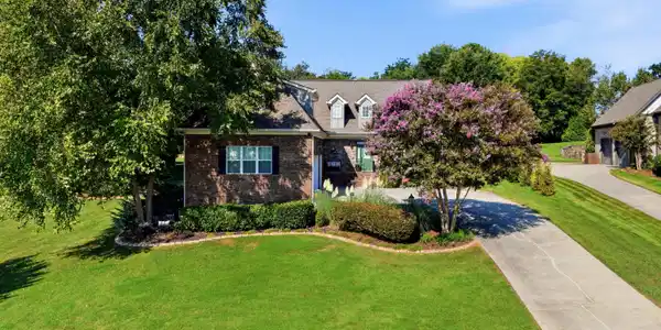 Image 2: 2-7345SplendidViewDr-51