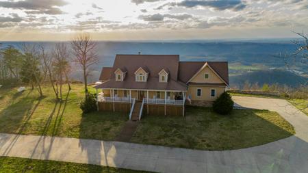4223 Sunset Drive