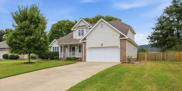 Image 4: 04-168MountainBrookDr-01