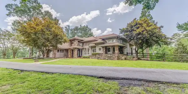2547 Grandview Rd.