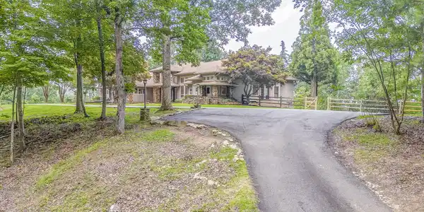 Image 2: 1-web-or-mls-DJI_0395_6_7