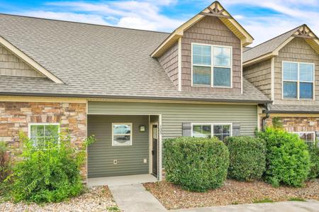 105 Belle Chase Way NE