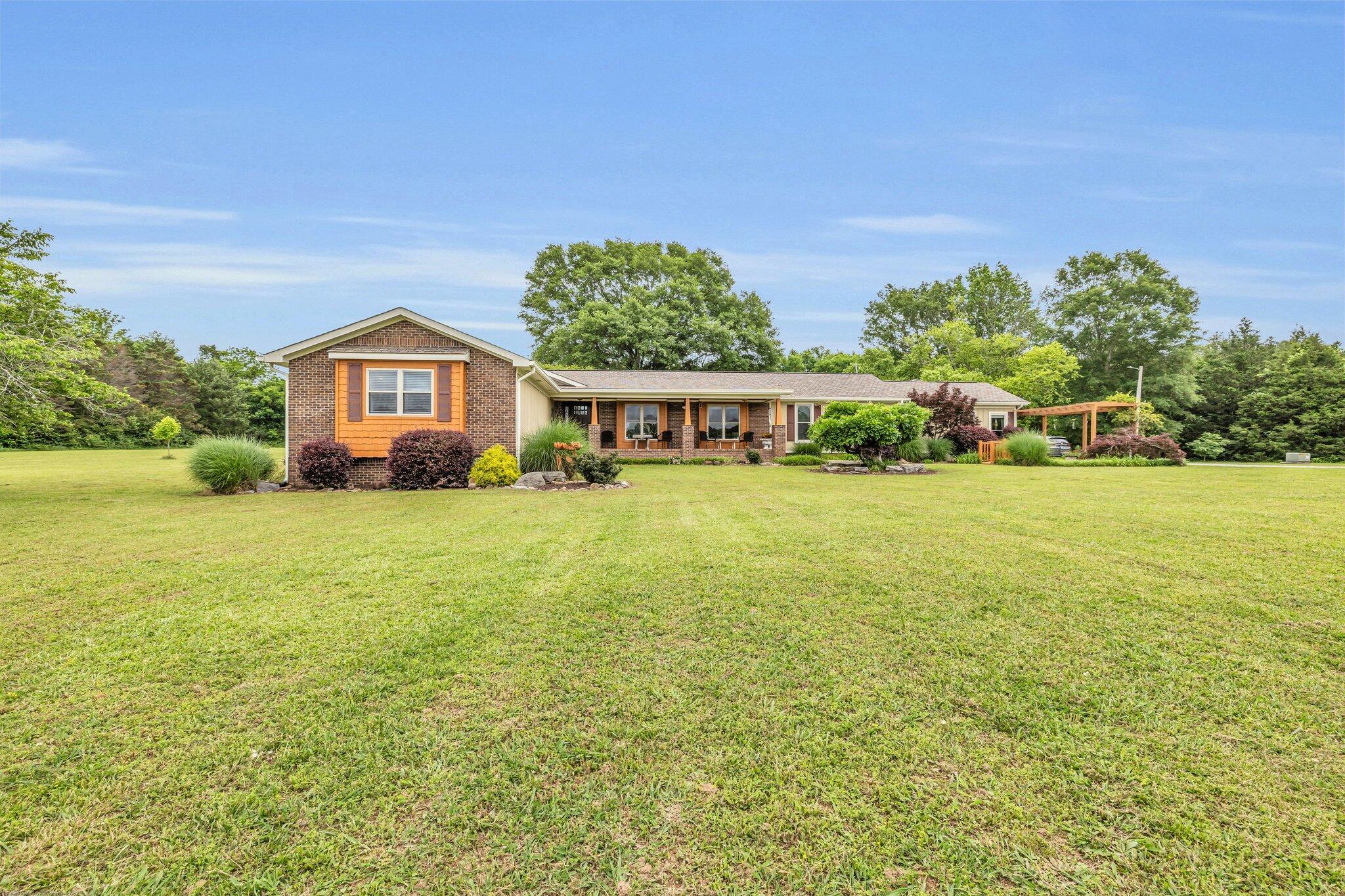 Image 3: 3-web-or-mls-694-meadow-dr