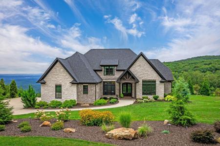 8008 Mountain Laurel Trail