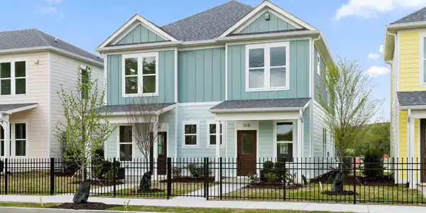 580 W 35th Street
