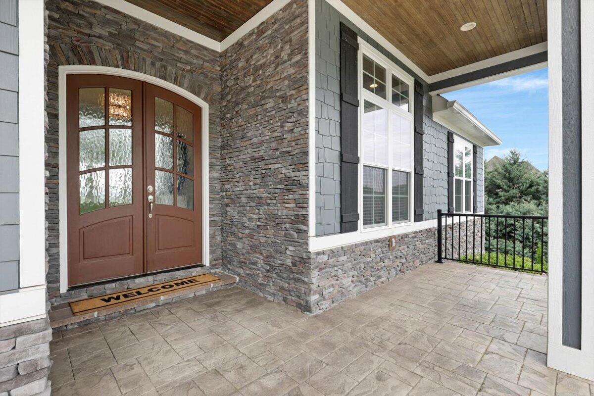 Image 3: 05-Pinnacle Tour - 6201 Breezy Hollow -