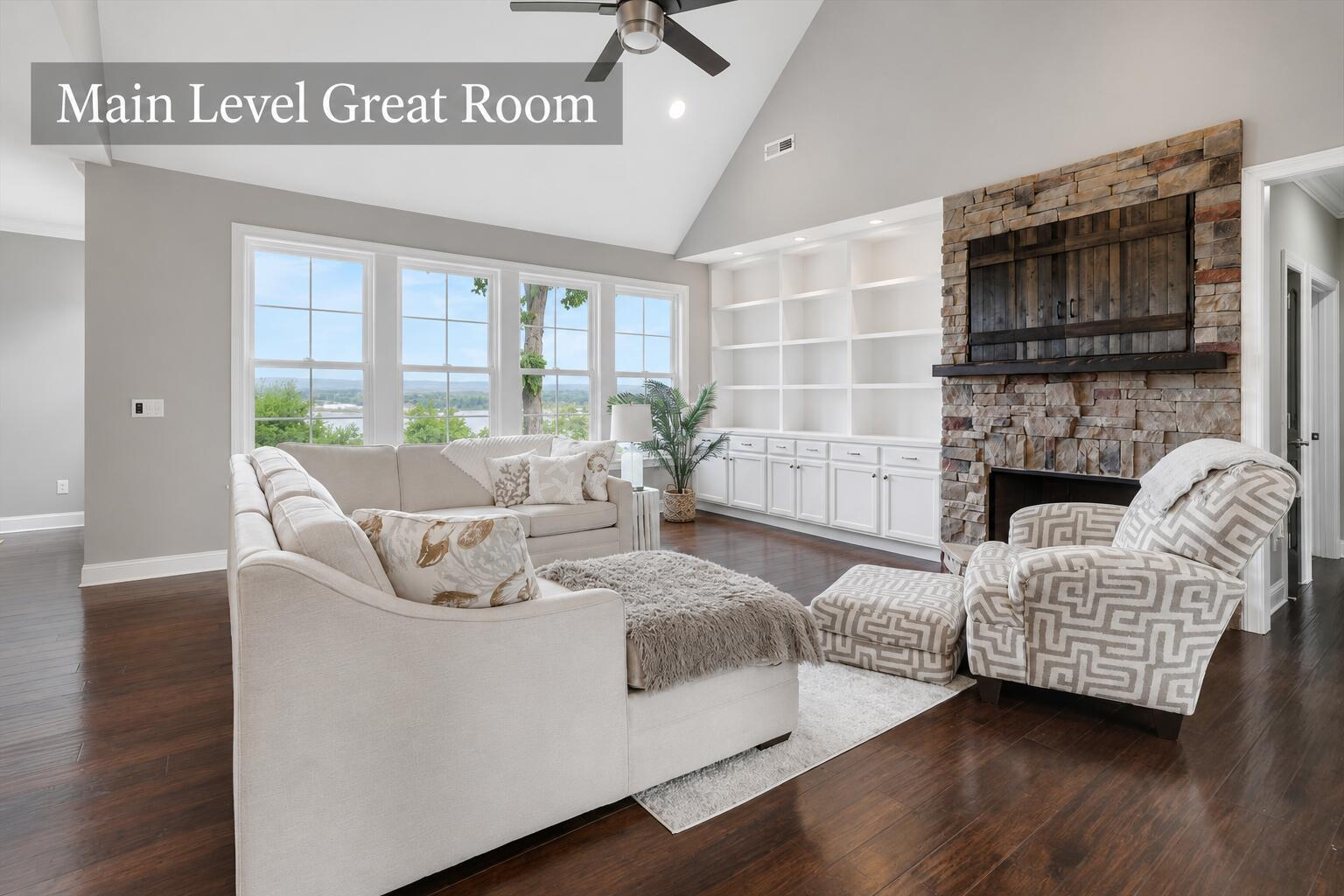 Image 4: Breezy Hollow Main Level Great Room