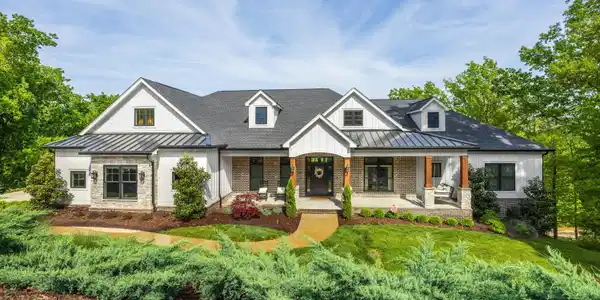 2214 Horizons View Drive