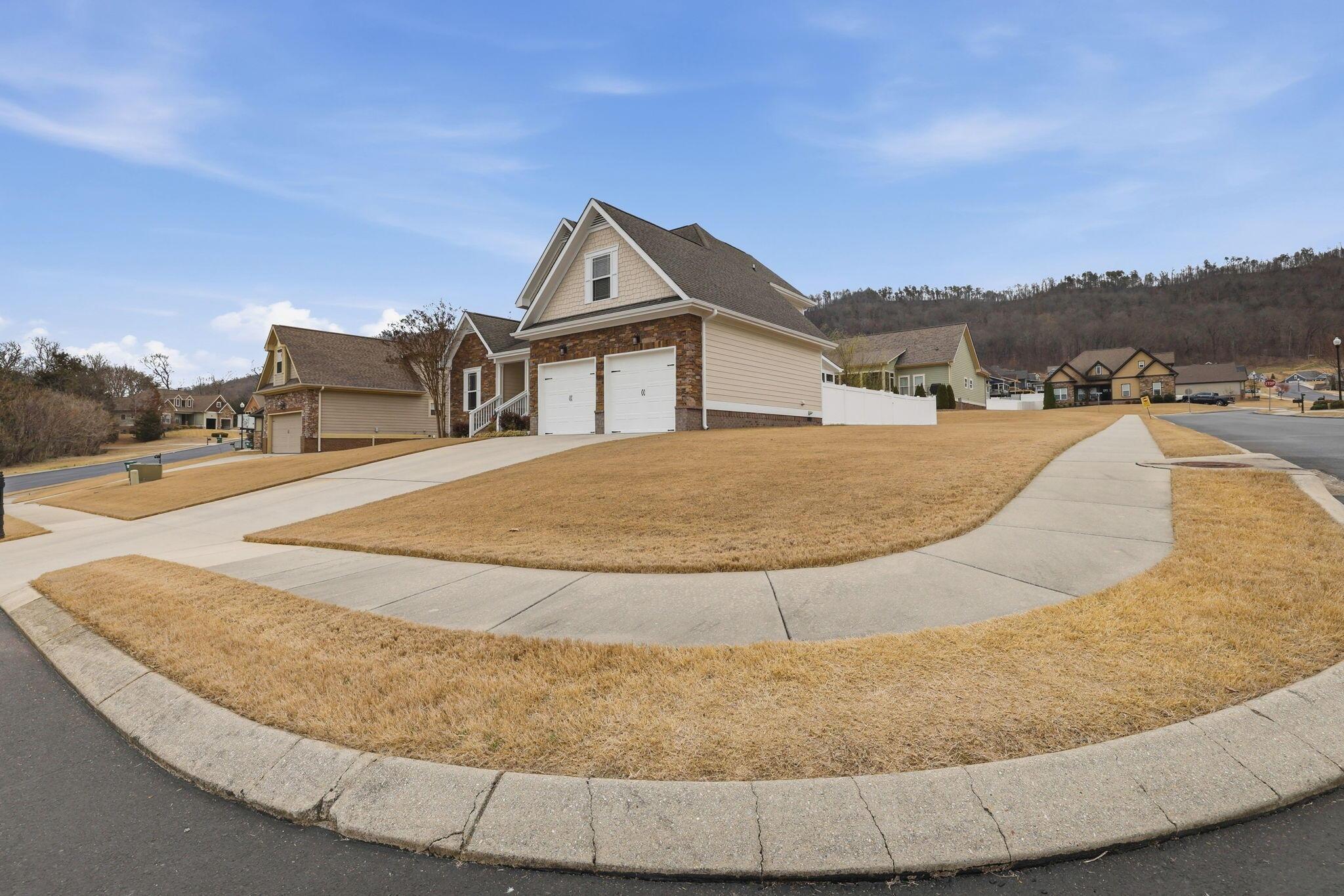 Image 2: 2-web-or-mls-8004-perfect-view